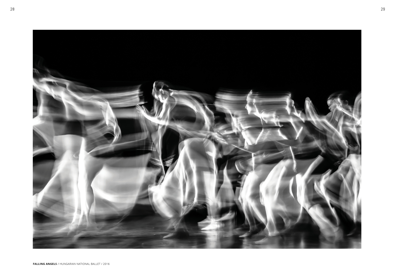 Fotogr&aacute;fiai utaz&aacute;s, egy t&aacute;ncos szem&eacute;vel - 1 by DenesDarabPhotography