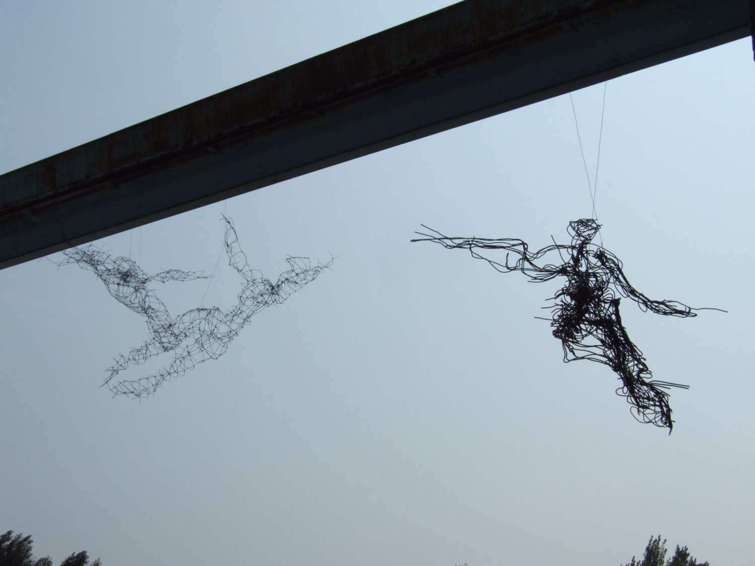 Angyal, Angel: 2010 - hegesztett vas, welded iron 210x40x140 cm - 1 by Rab&oacute;czky Judit Rita