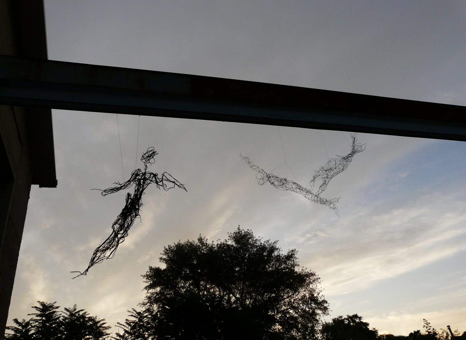 Angyal, Angel: 2010 - hegesztett vas, welded iron 210x40x140 cm - 1 by Rab&oacute;czky Judit Rita