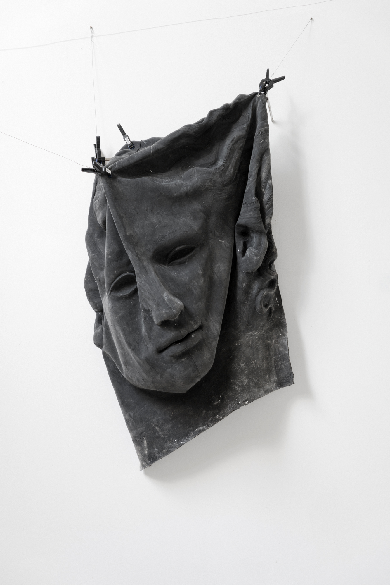 Who You Are - 132 x 113 x 85 cm, gumi, 2018 - 1 by Szab&oacute; Menyh&eacute;rt