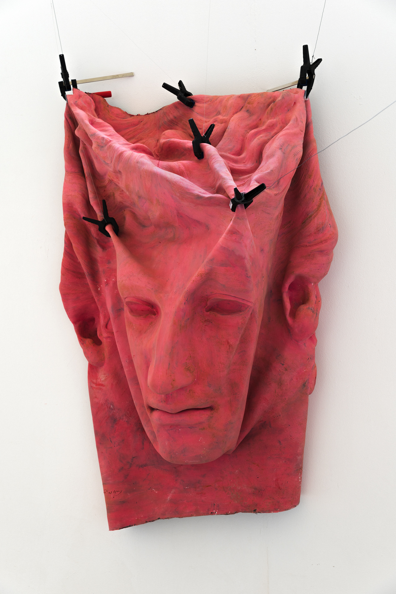 Who You Are - 132 x 113 x 85 cm, gumi, 2018 - 1 by Szab&oacute; Menyh&eacute;rt