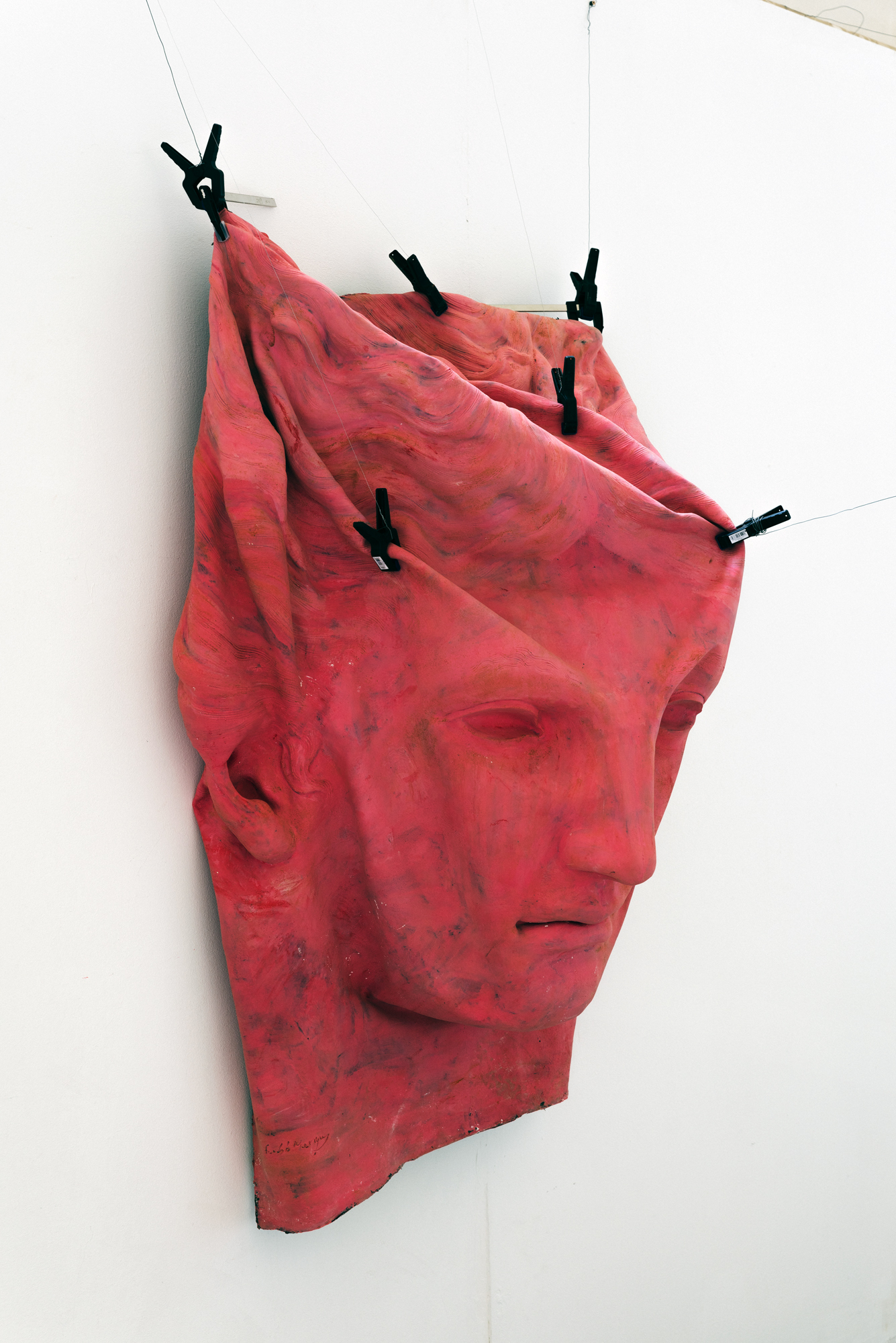 Who You Are - 132 x 113 x 85 cm, gumi, 2018 - 1 by Szab&oacute; Menyh&eacute;rt