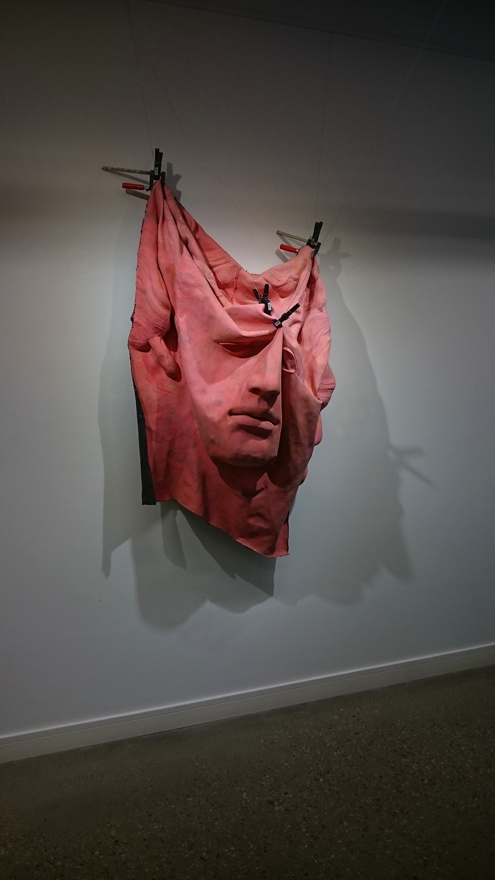 Who You Are - 132 x 113 x 85 cm, gumi, 2018 - 1 by Szab&oacute; Menyh&eacute;rt