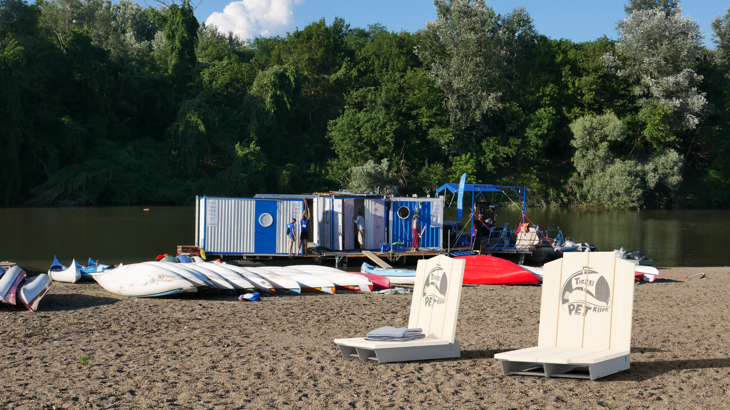 Strand &uuml;lőke - 1 by Balogh Zsombor