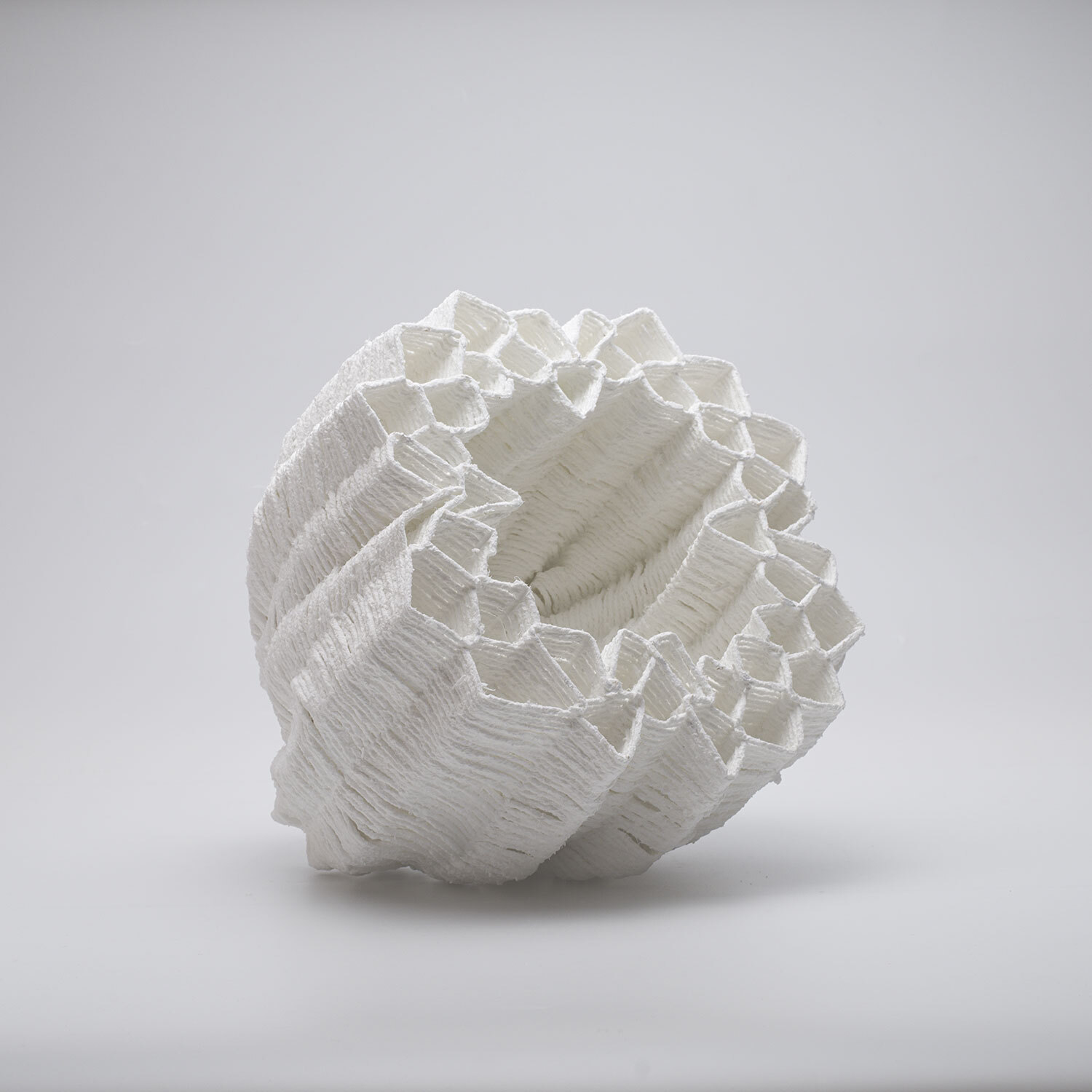 Mar&oacute;ti Vikt&oacute;ria: Shelter &ndash; porcel&aacute;n alkot&aacute;sok - 1 by NKA
