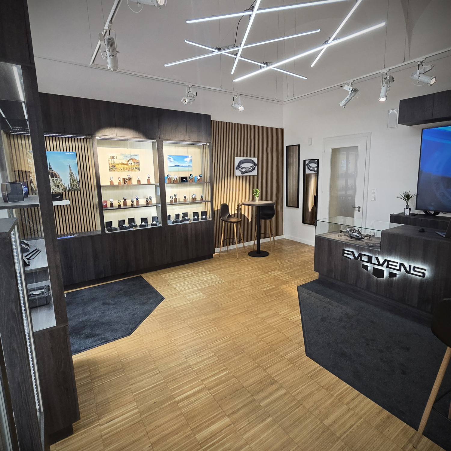 Evolvens&reg; Watches Store Budapest - 1 by B&aacute;thori L&aacute;szl&oacute;