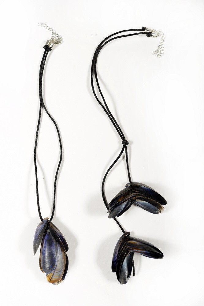 DEEZ seashell necklace - 1 by DEEZ