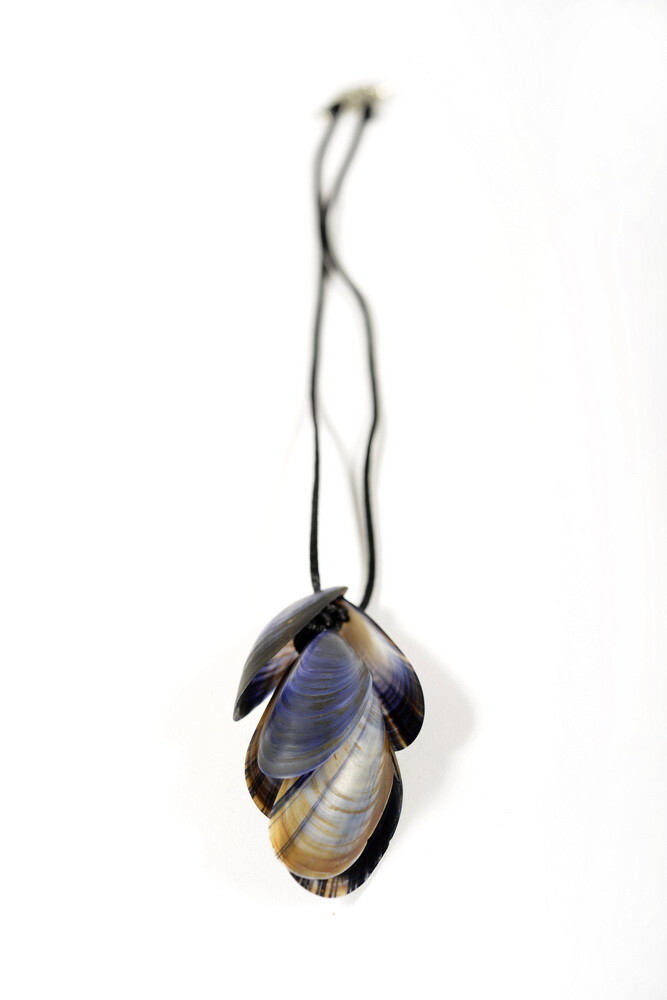 DEEZ seashell necklace - 1 by DEEZ
