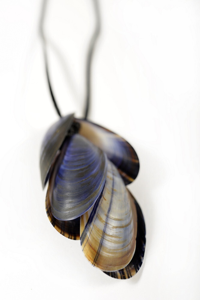 DEEZ seashell necklace - 1 by DEEZ