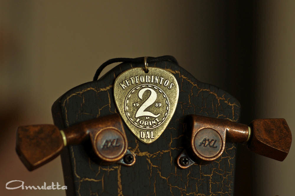 K&eacute;tforintos Dal - 1 by Amuletta
