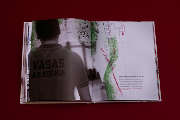&Uacute;tlevelek - interj&uacute;k&ouml;tet - 1 by K&aacute;lm&aacute;n  Luca
